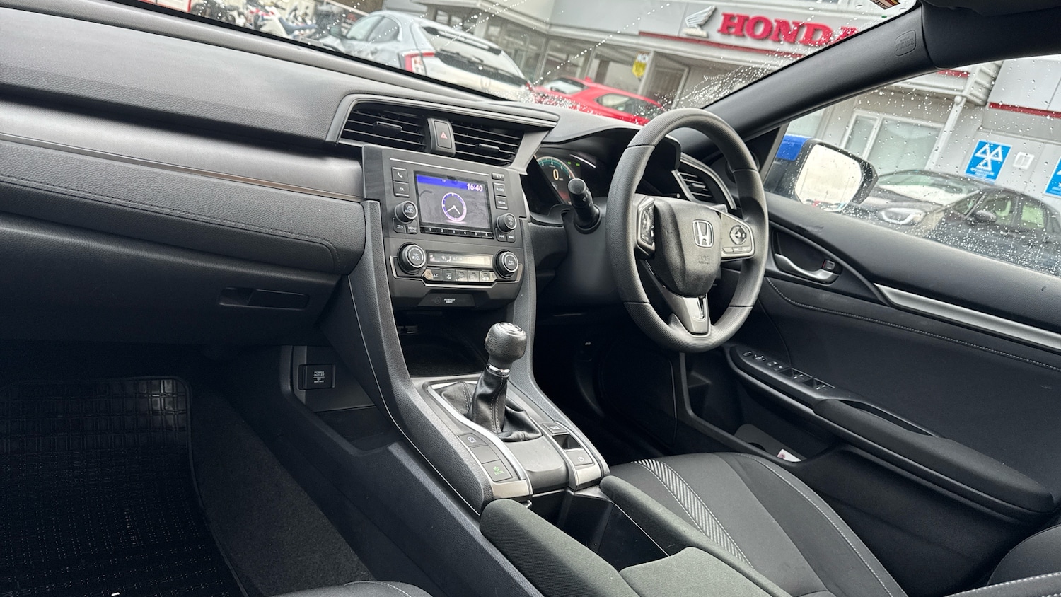 Used Honda Civic 2017 for sale - 77493185: Photo 9