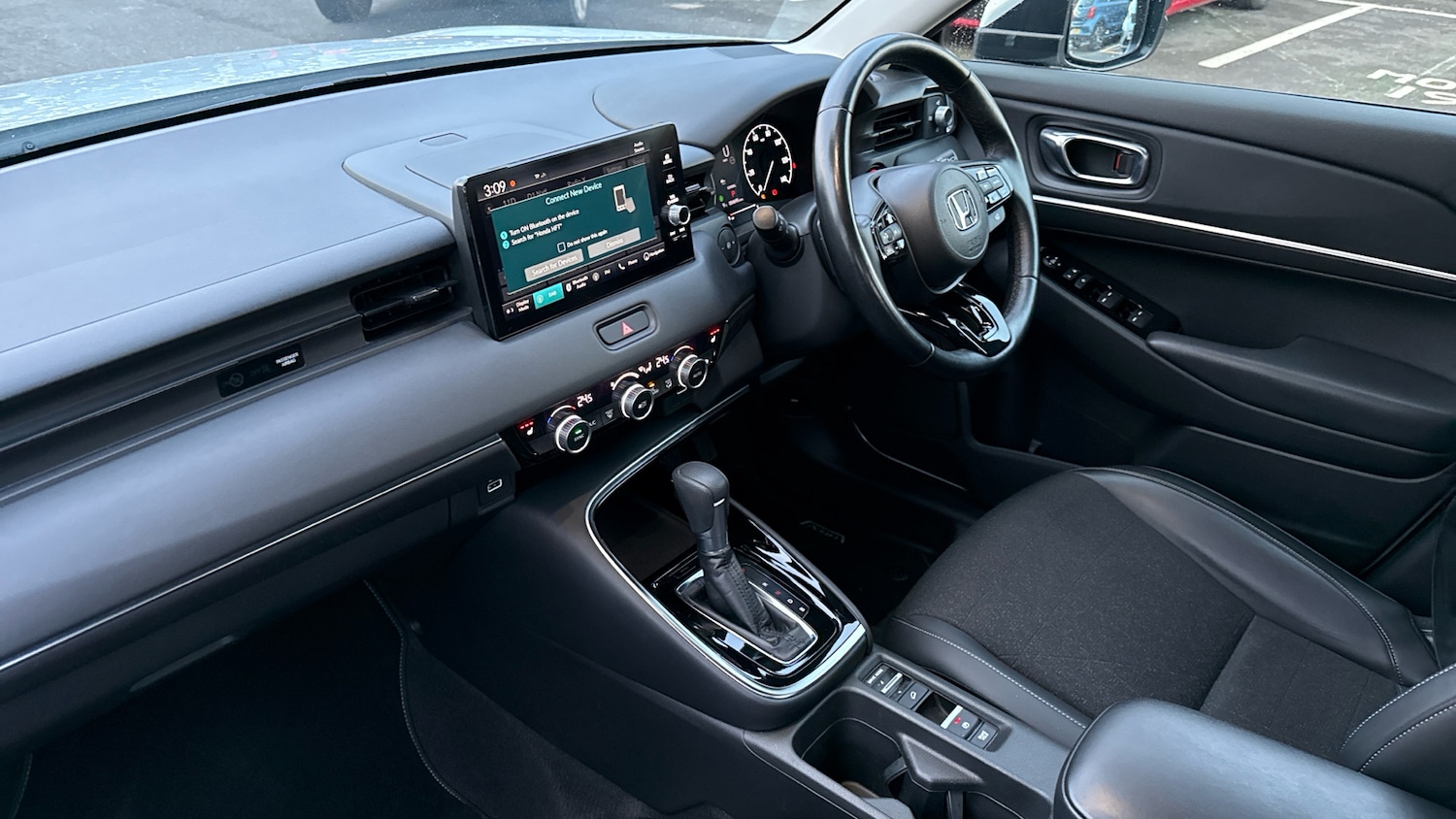 Used Honda HR-V 2021 for sale - 76818745: Photo 2