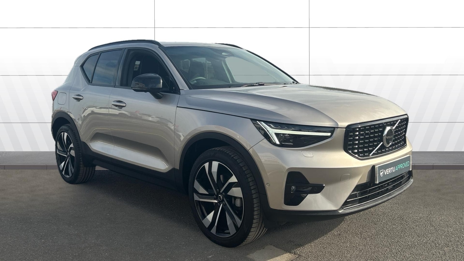 Used Volvo XC40 2023 for sale - 76181888: Photo 1