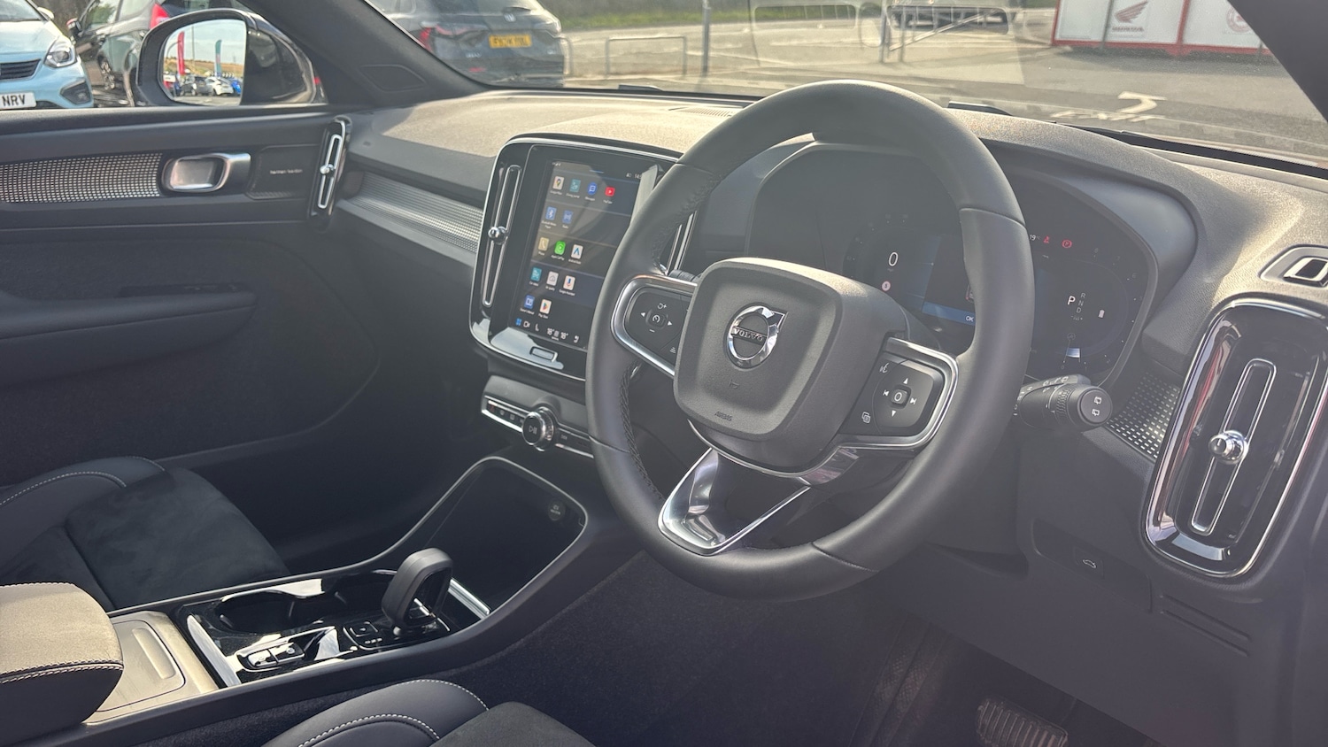 Used Volvo XC40 2023 for sale - 76181888: Photo 11