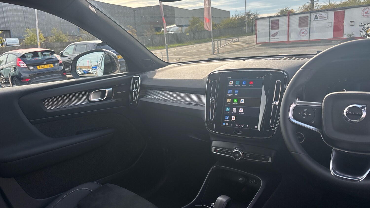 Used Volvo XC40 2023 for sale - 76181888: Photo 14