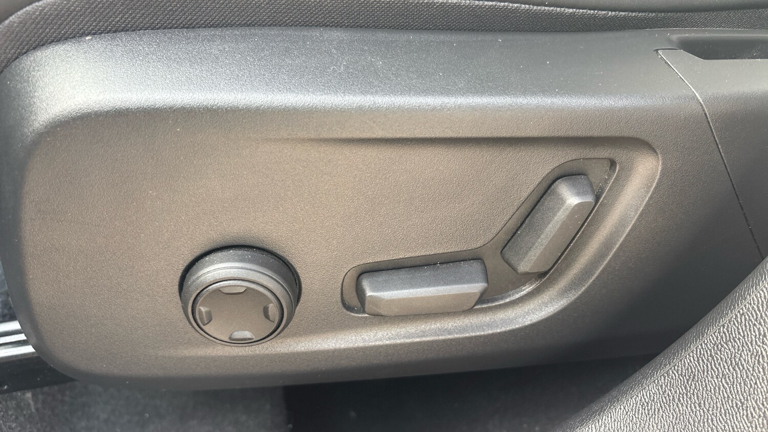 Used Volvo XC40 2023 for sale - 76181888: Photo 21