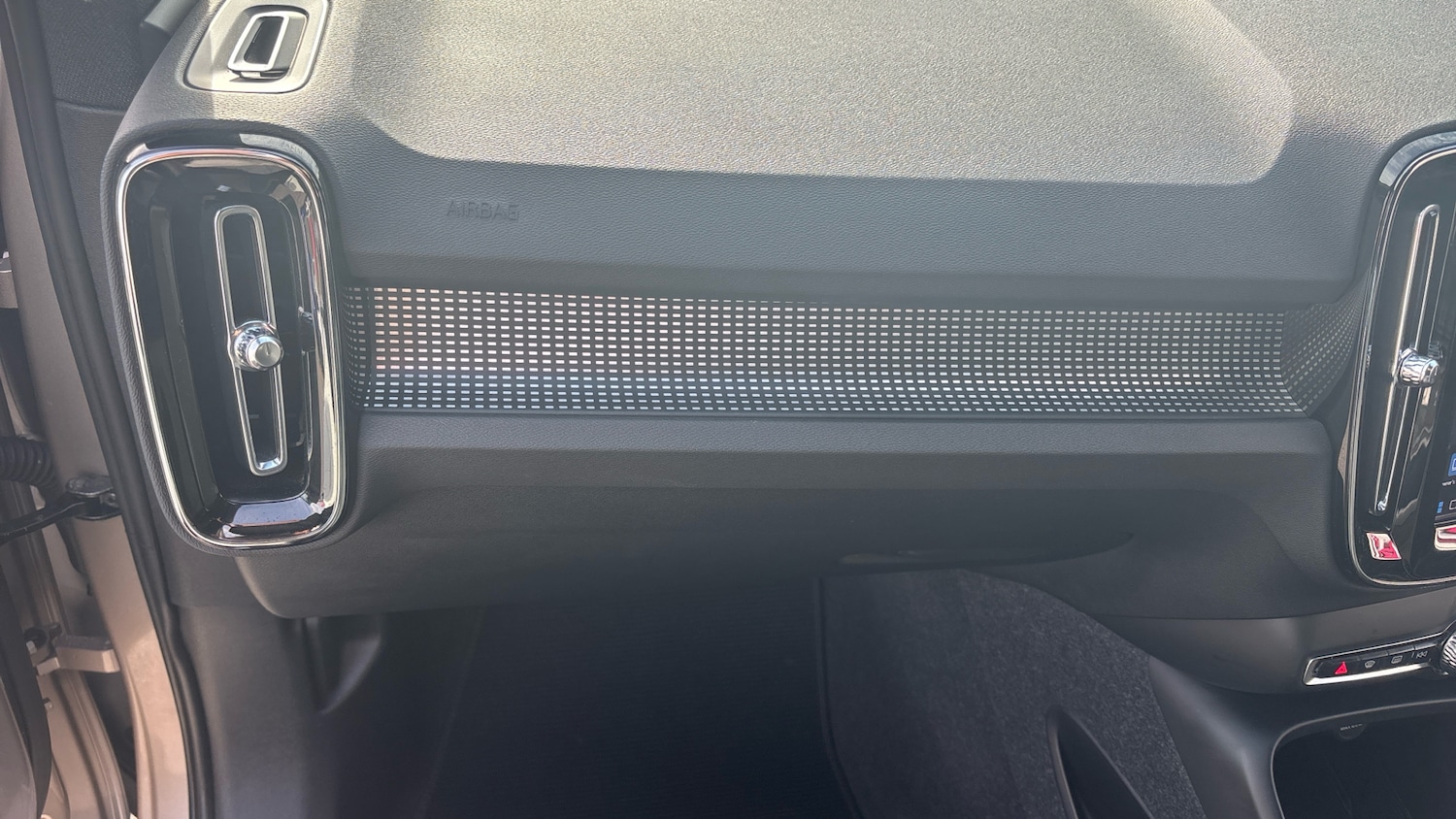 Used Volvo XC40 2023 for sale - 76181888: Photo 22