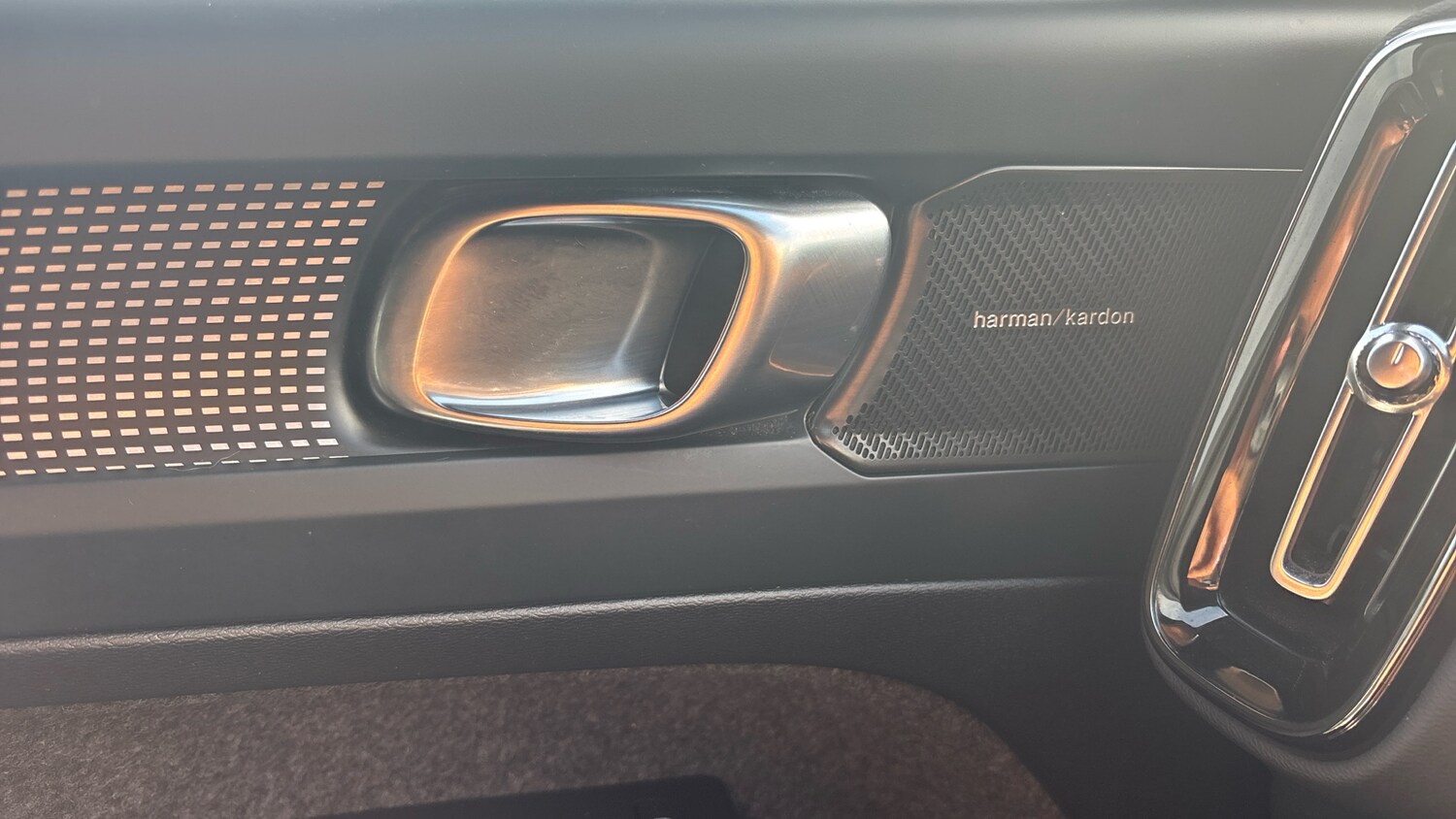 Used Volvo XC40 2023 for sale - 76181888: Photo 23