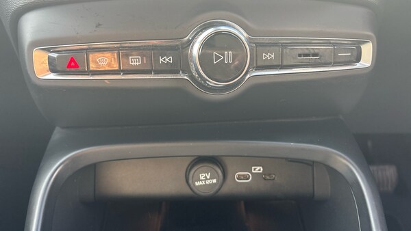 Used Volvo XC40 2023 for sale - 76181888: Photo 27
