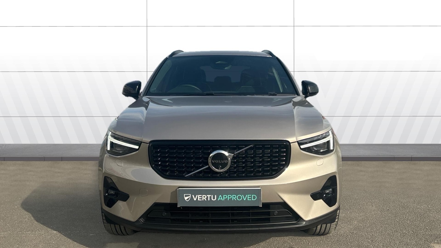 Used Volvo XC40 2023 for sale - 76181888: Photo 3