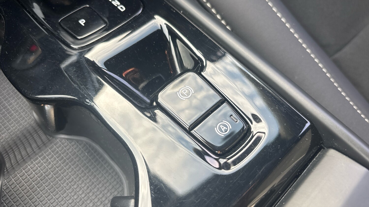 Used Volvo XC40 2023 for sale - 76181888: Photo 31