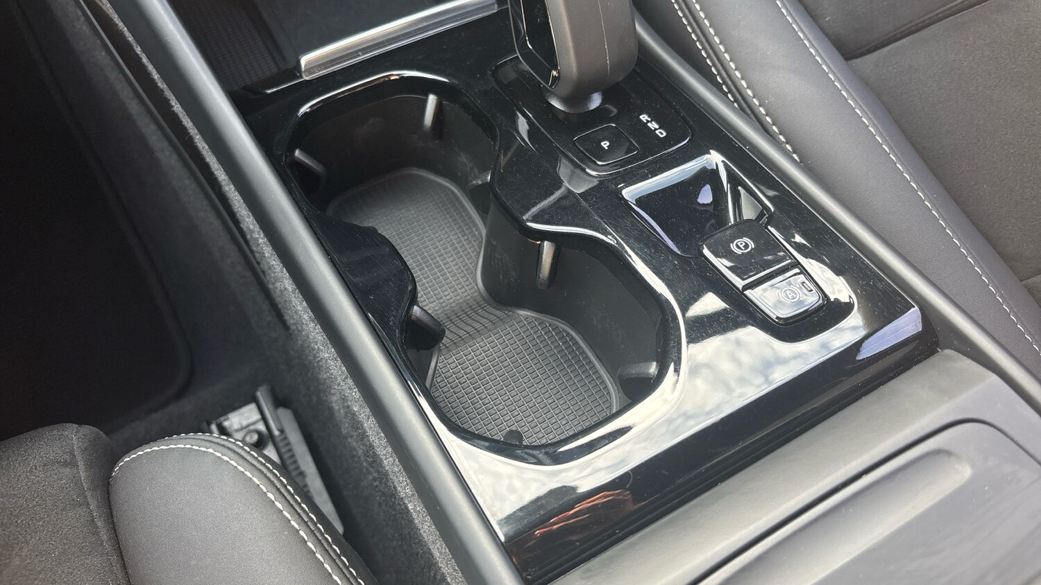 Used Volvo XC40 2023 for sale - 76181888: Photo 32