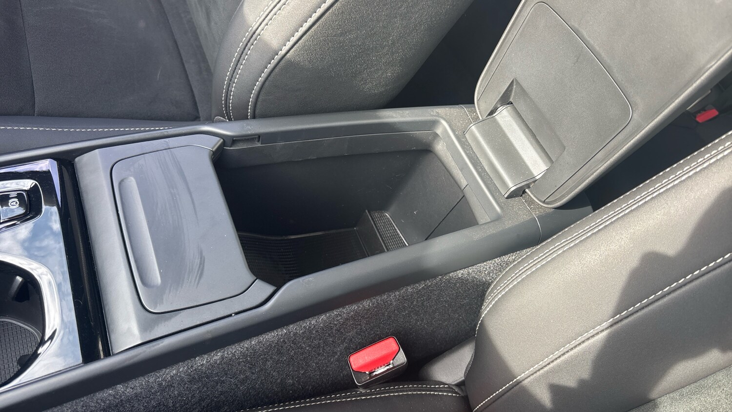 Used Volvo XC40 2023 for sale - 76181888: Photo 33