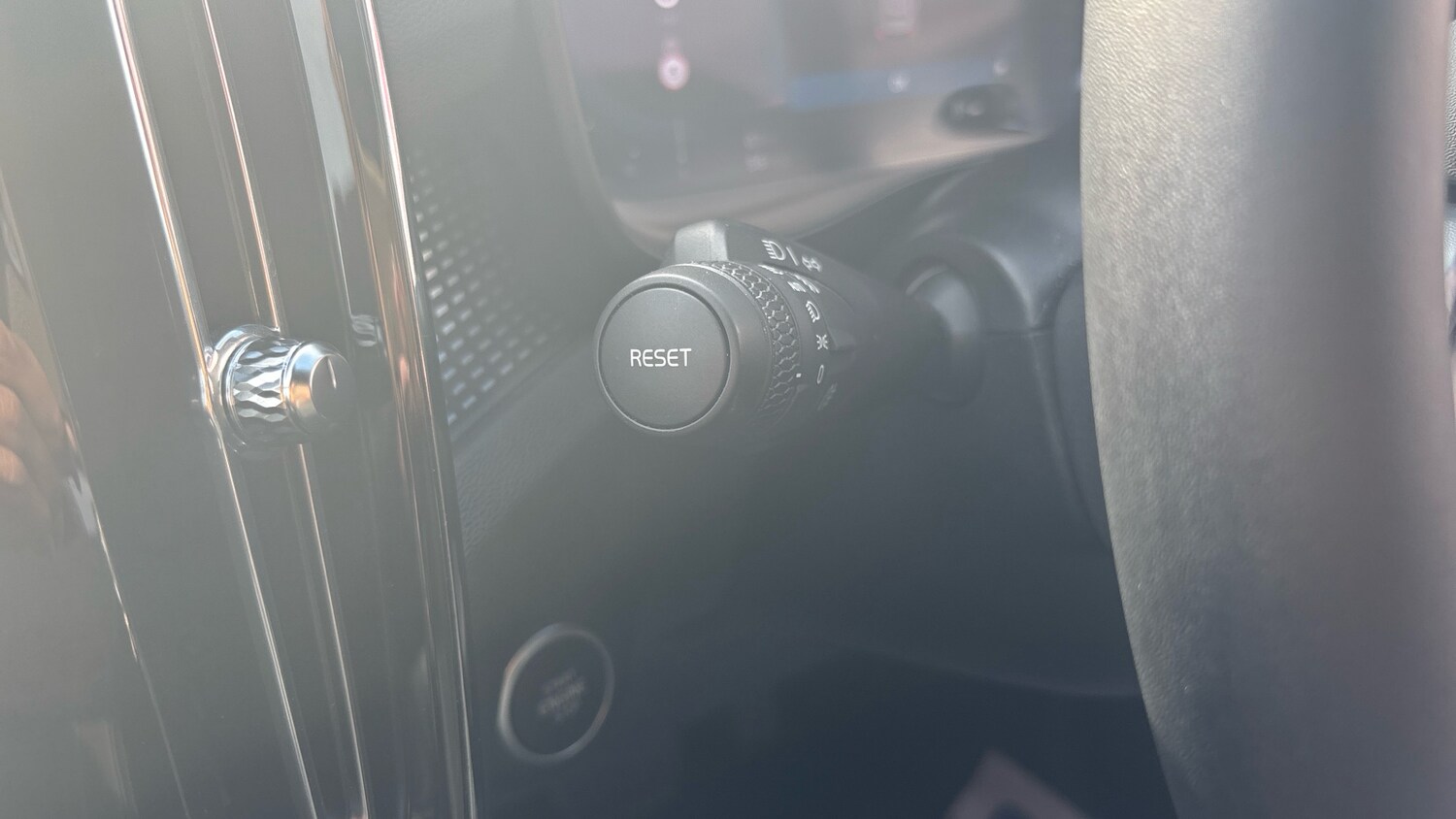 Used Volvo XC40 2023 for sale - 76181888: Photo 35