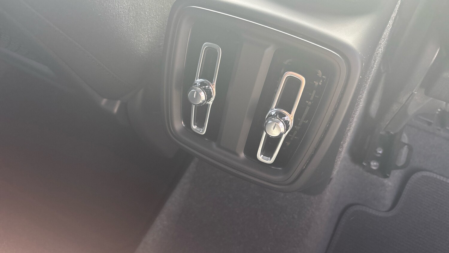 Used Volvo XC40 2023 for sale - 76181888: Photo 42