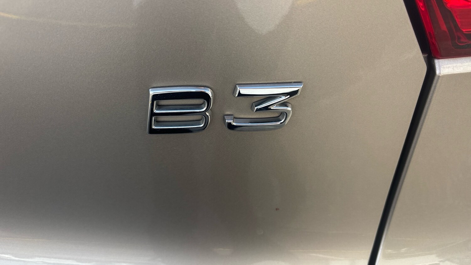 Used Volvo XC40 2023 for sale - 76181888: Photo 43