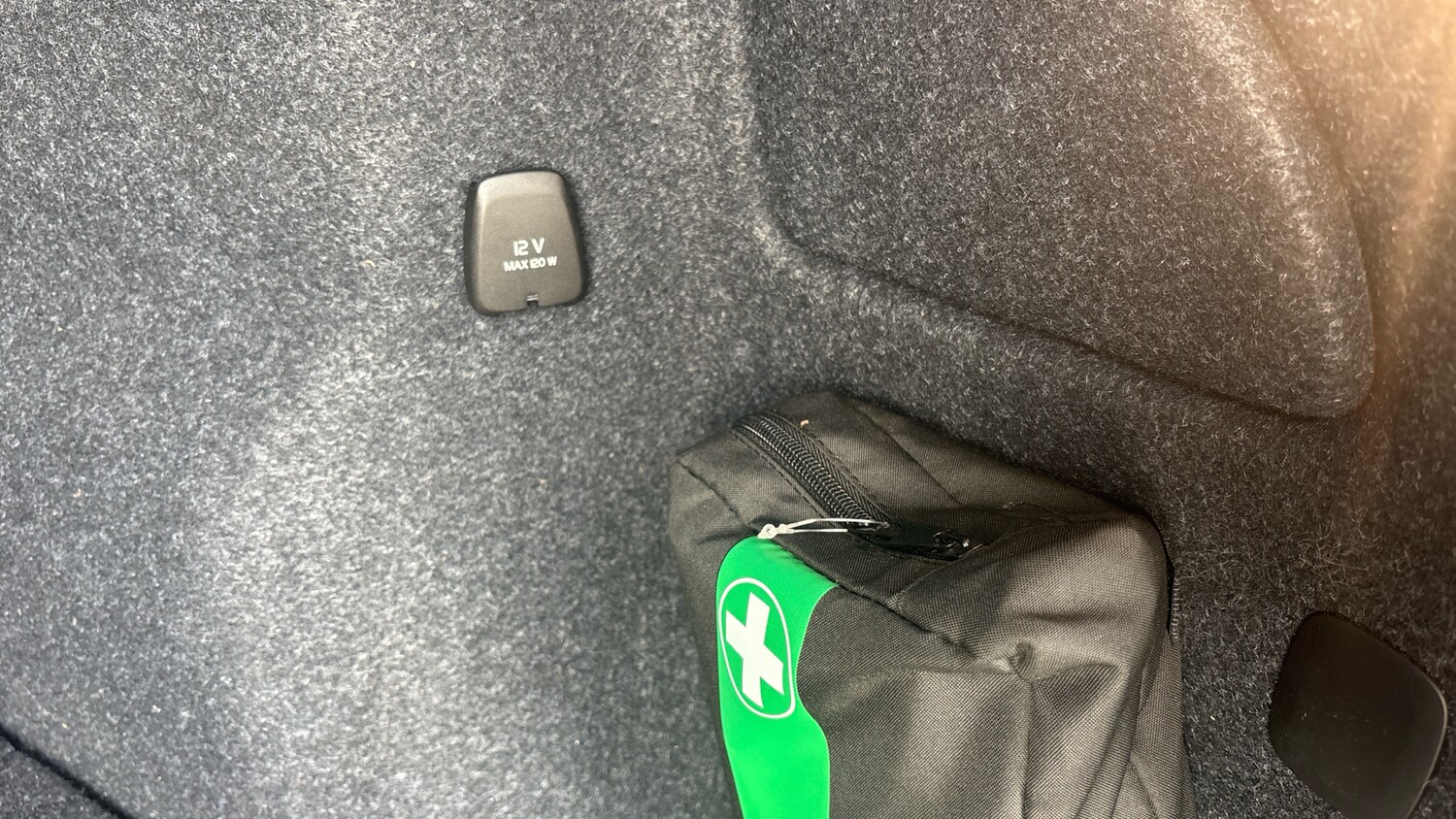 Used Volvo XC40 2023 for sale - 76181888: Photo 51