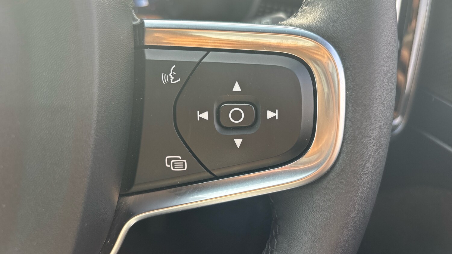 Used Volvo XC40 2023 for sale - 76181888: Photo 56