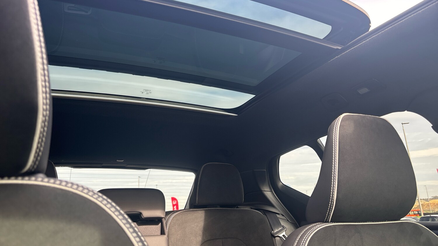 Used Volvo XC40 2023 for sale - 76181888: Photo 69