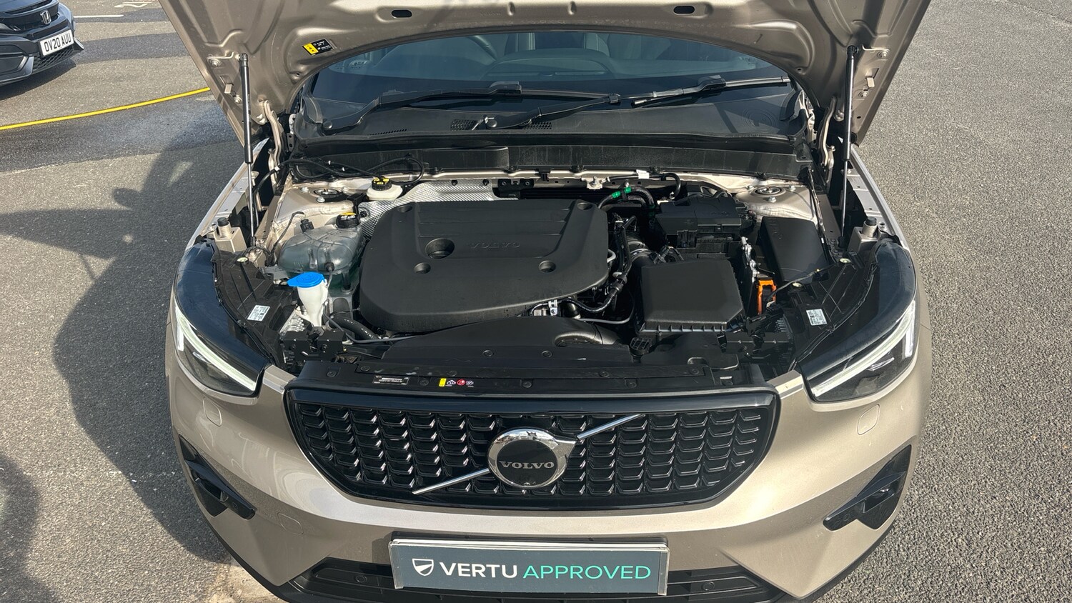 Used Volvo XC40 2023 for sale - 76181888: Photo 8