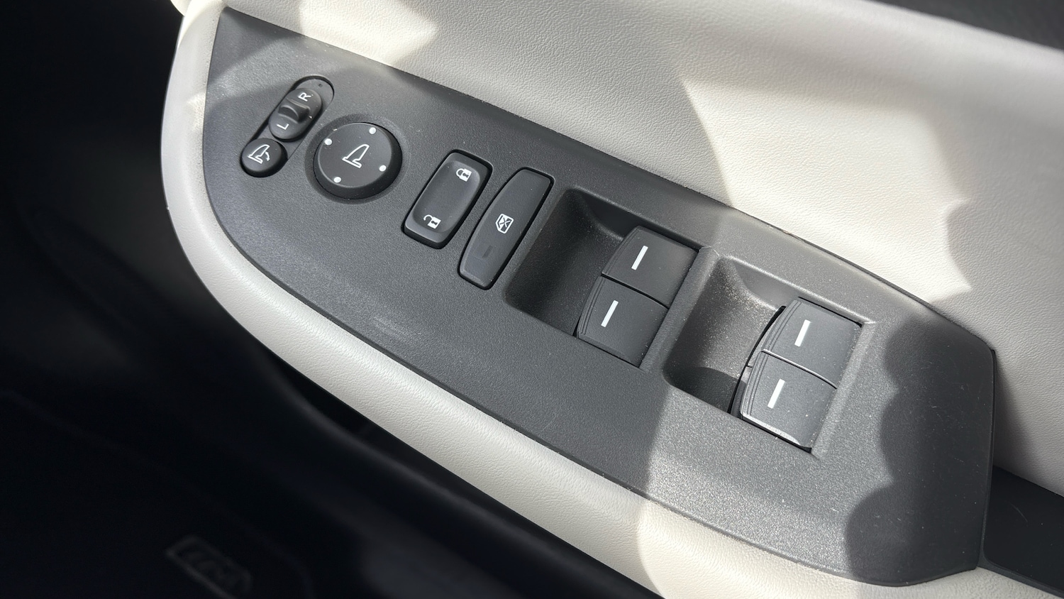 Used Honda Jazz 2023 for sale - 76181890: Photo 29