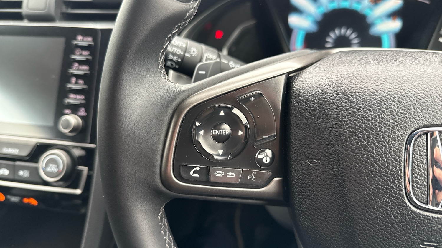 Used Honda Civic 2020 for sale - 76120105: Photo 25