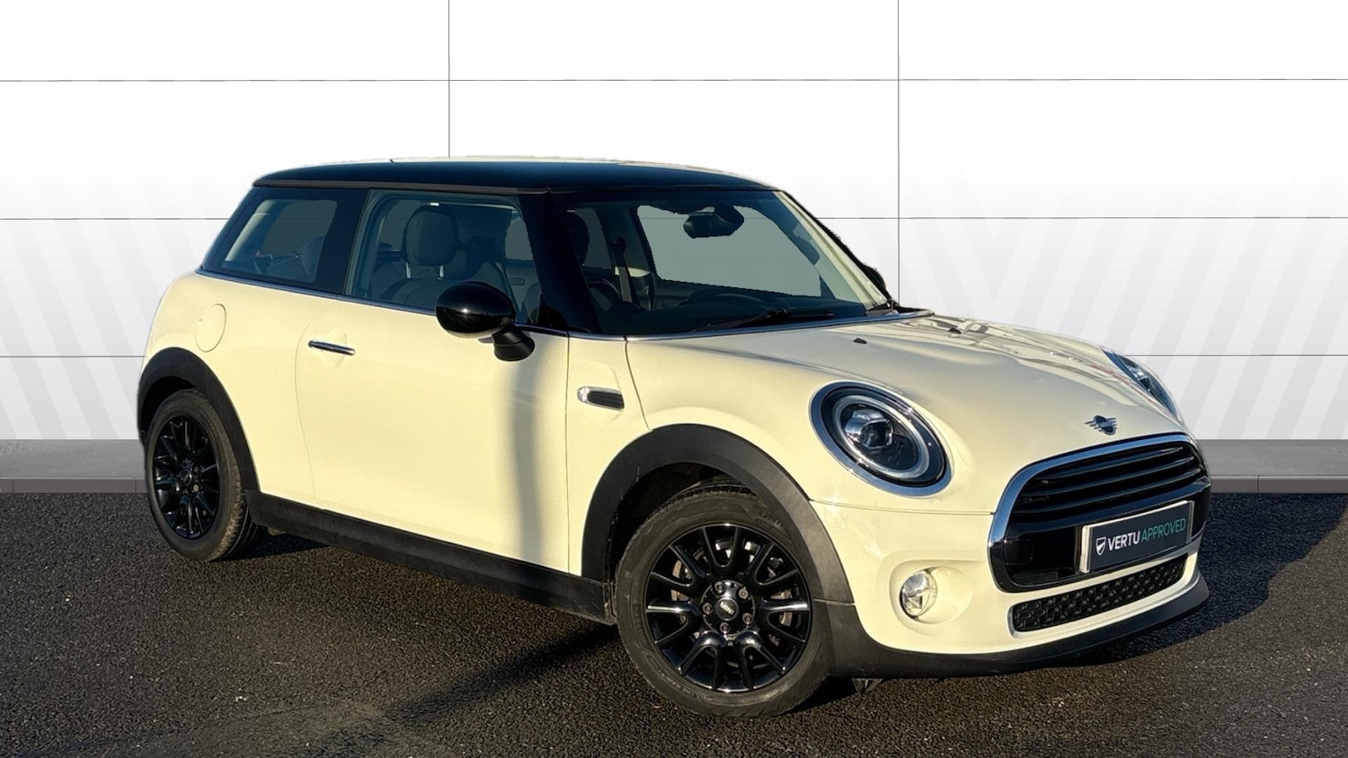 Used MINI Hatch 2018 for sale - 76766831: Photo 1