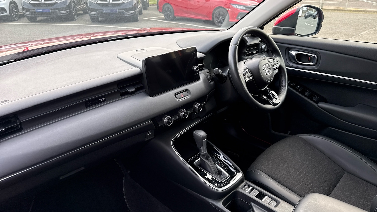 Used Honda HR-V 2023 for sale - 77601927: Photo 2