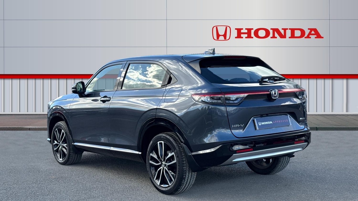 Used Honda HR-V 2023 for sale - 76101947: Photo 3