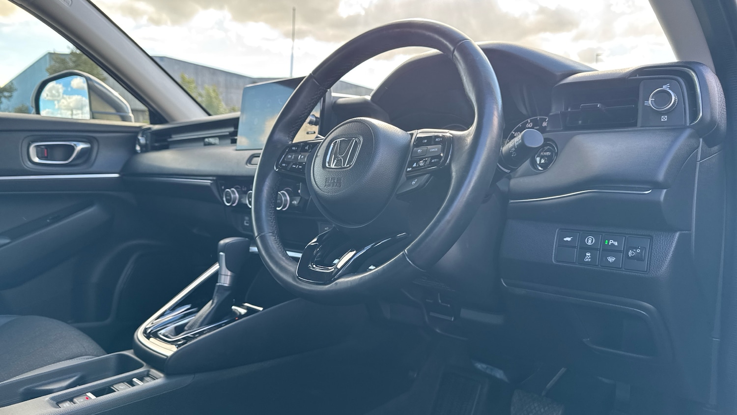 Used Honda HR-V 2023 for sale - 76101947: Photo 32