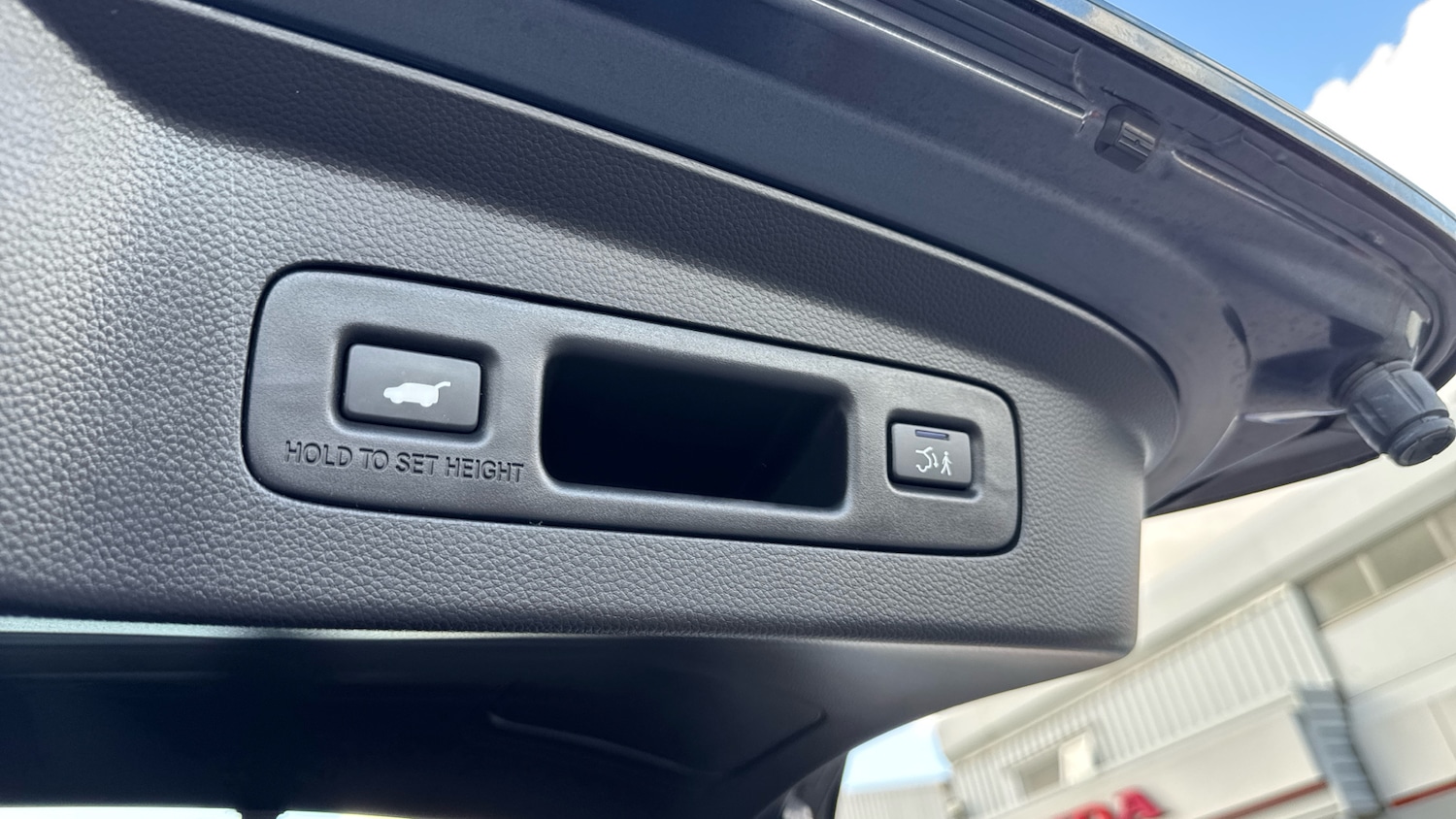 Used Honda HR-V 2023 for sale - 76101947: Photo 45