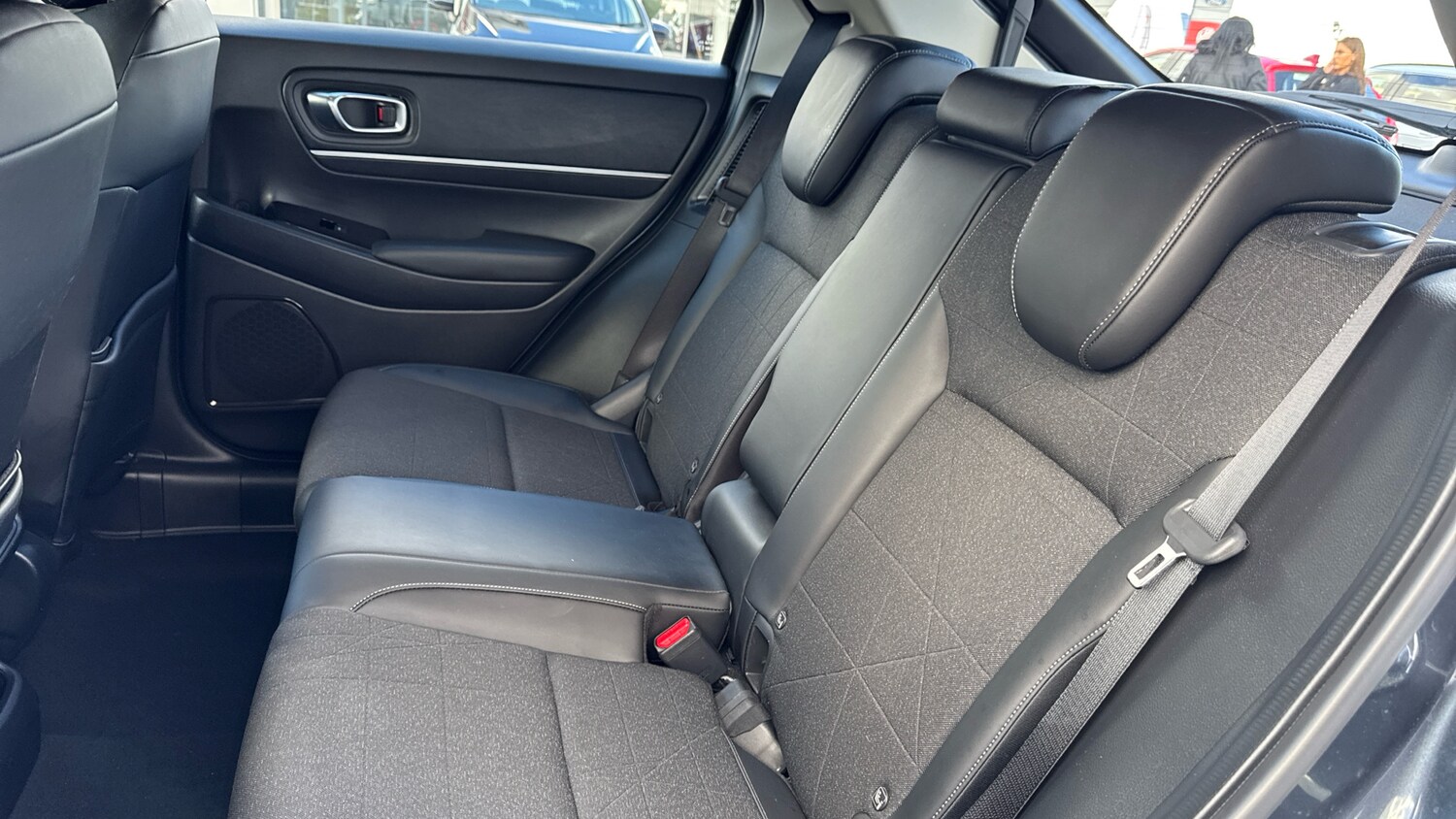 Used Honda HR-V 2023 for sale - 76101947: Photo 8