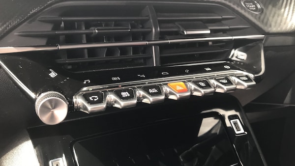 Used Peugeot 2008 2020 for sale - 75514995: Photo 24