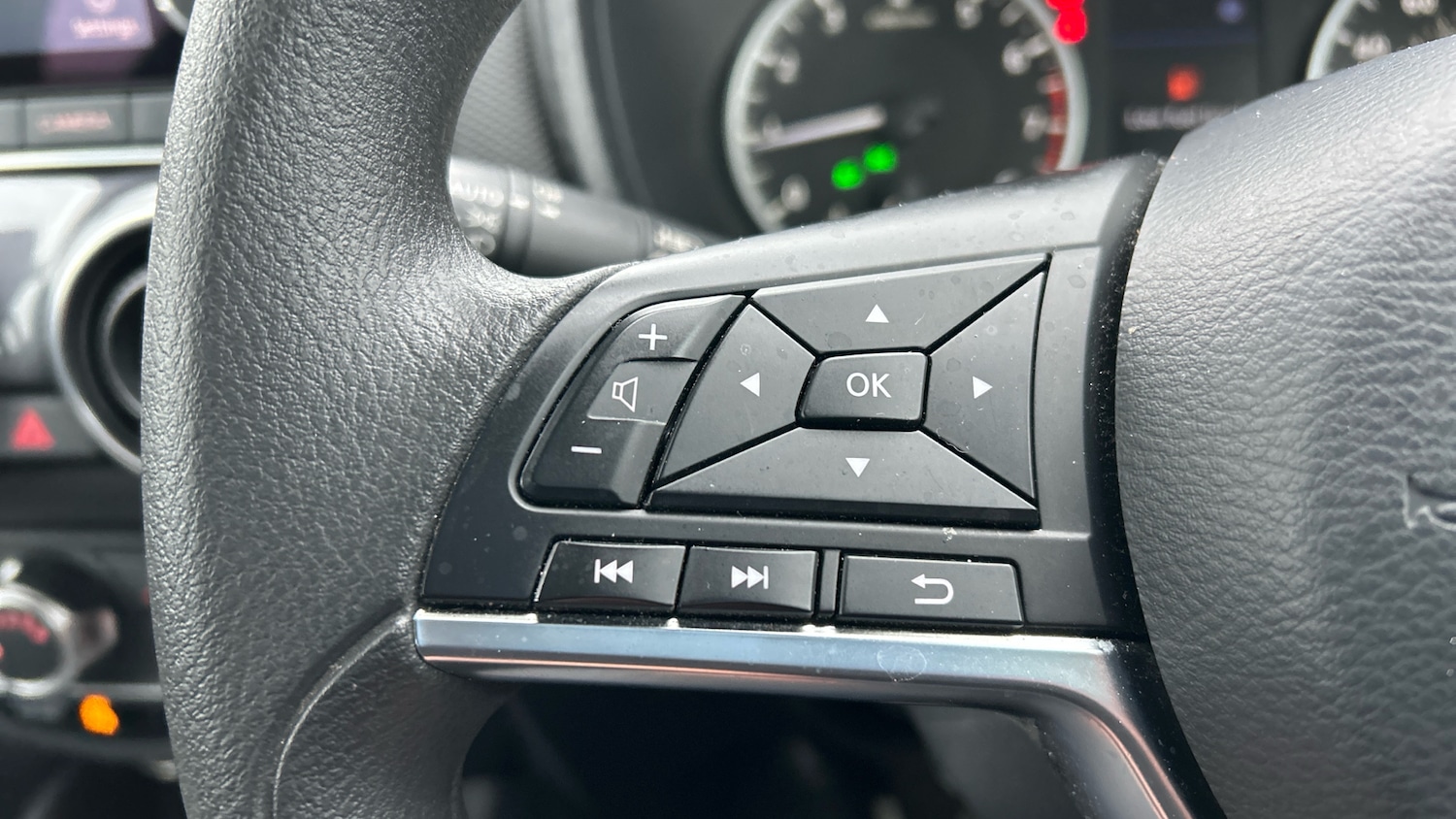 Used Nissan Juke 2023 for sale - 77196349: Photo 40