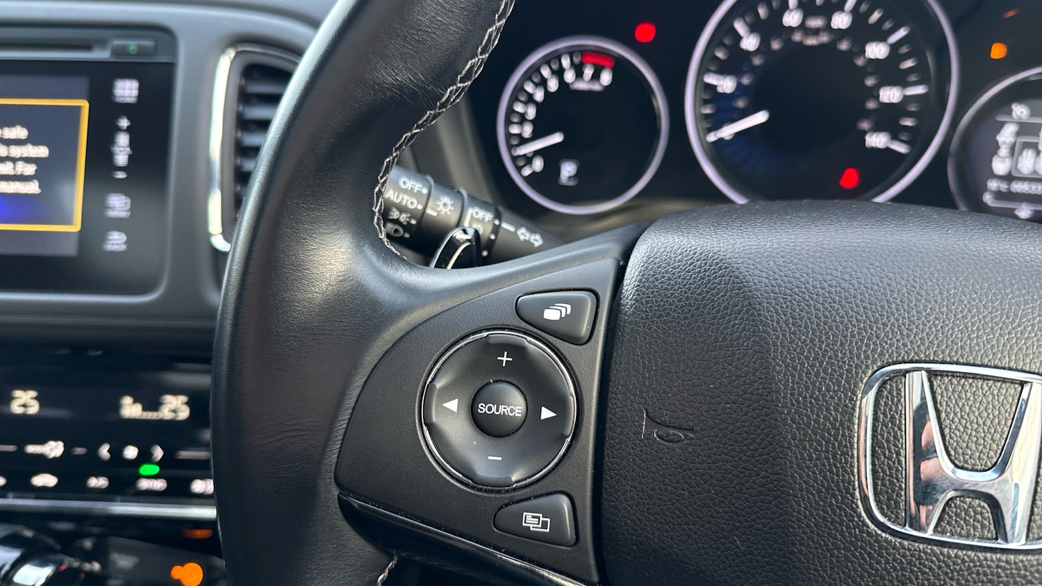 Used Honda HR-V 2018 for sale - 76860206: Photo 29