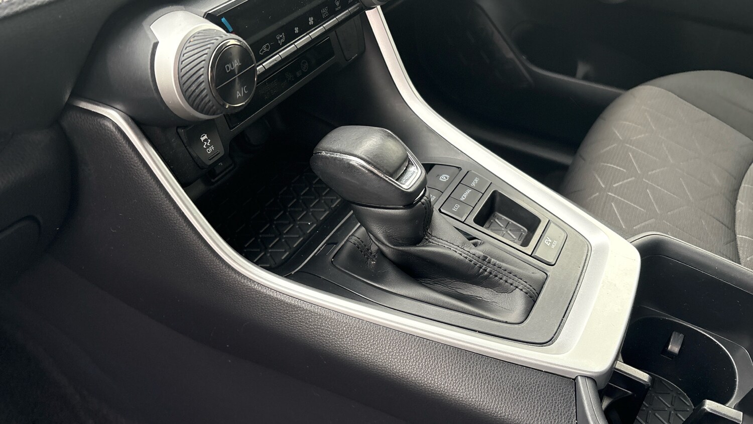 Used Toyota RAV4 2022 for sale - 76557264: Photo 13