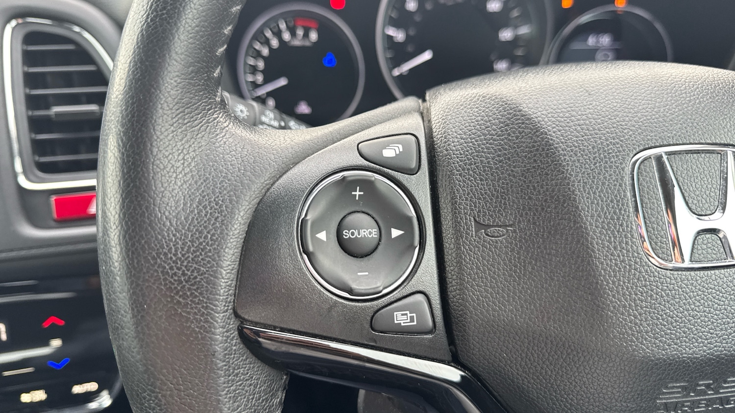 Used Honda HR-V 2018 for sale - 76452661: Photo 13