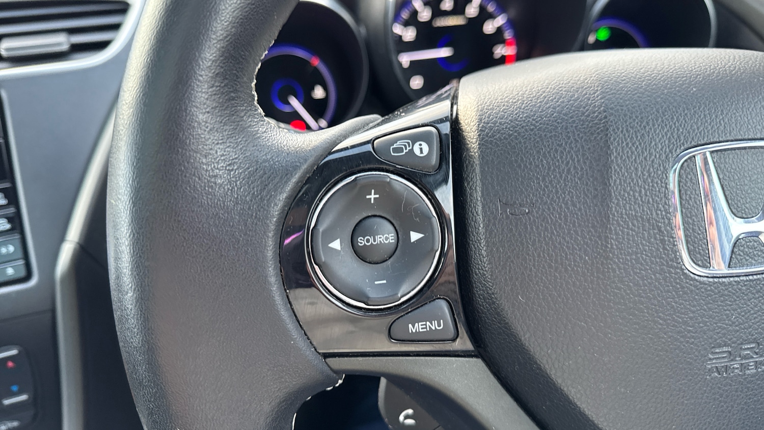 Used Honda Civic 2017 for sale - 76830537: Photo 15