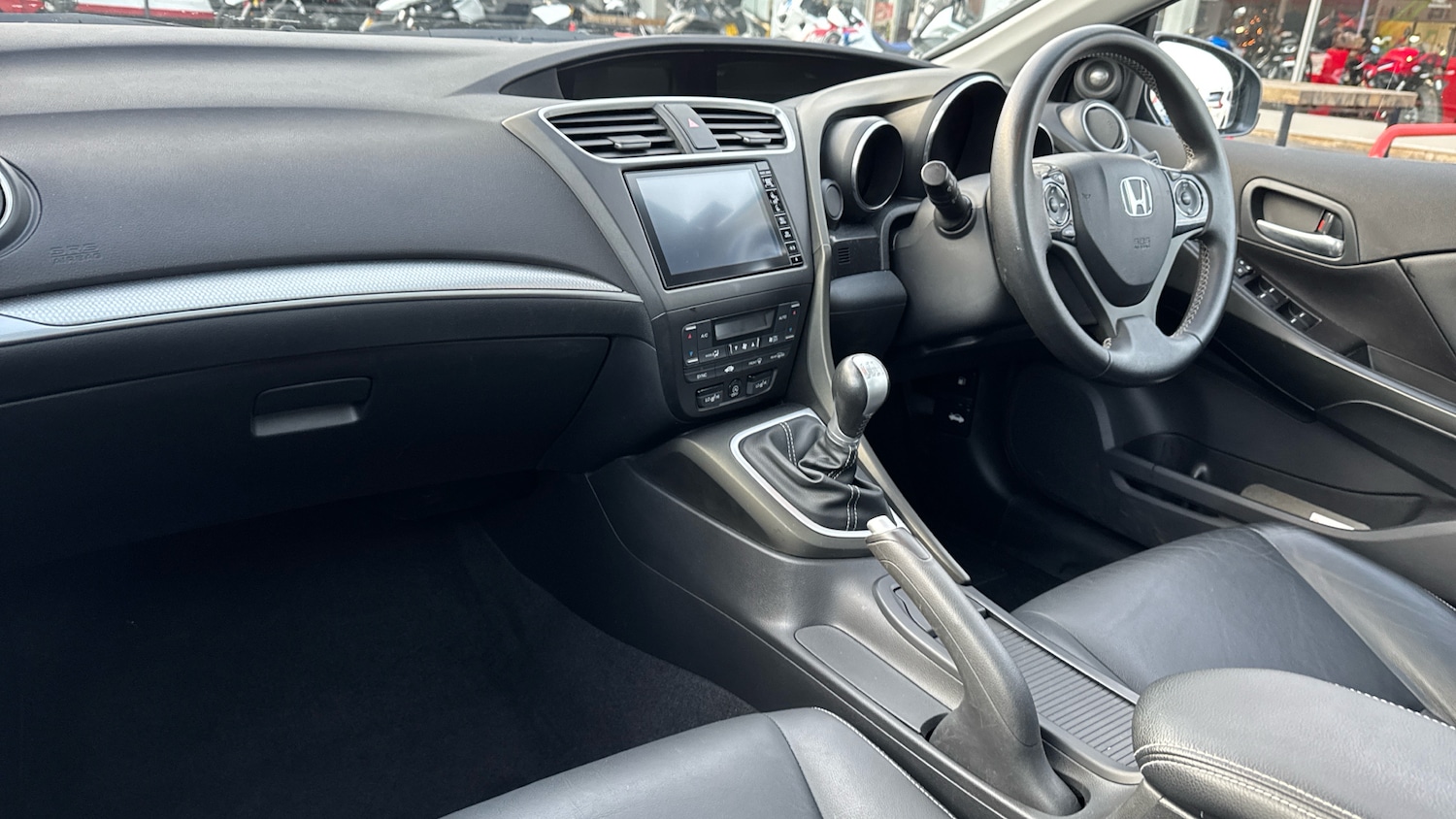 Used Honda Civic 2017 for sale - 76830537: Photo 2