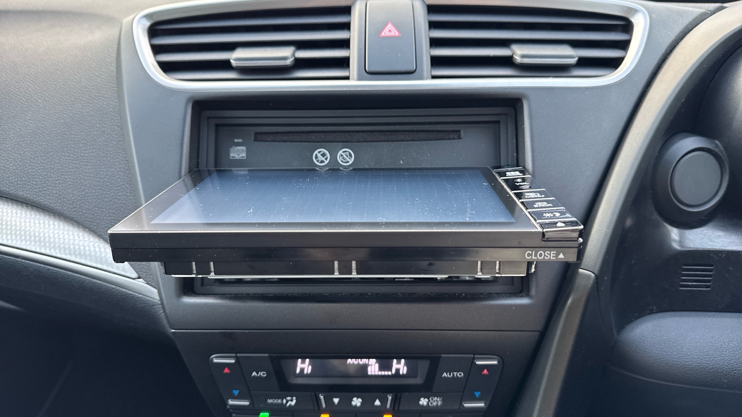 Used Honda Civic 2017 for sale - 76830537: Photo 27