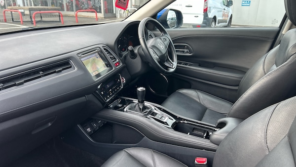 Used Honda HR-V 2017 for sale - 76224873: Photo 2