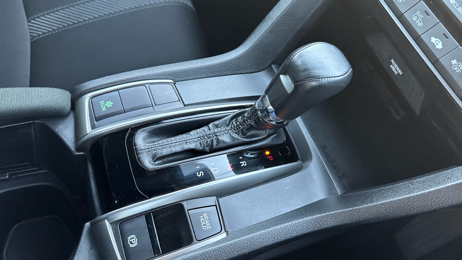 Used Honda Civic 2018 for sale - 76792880: Photo 22