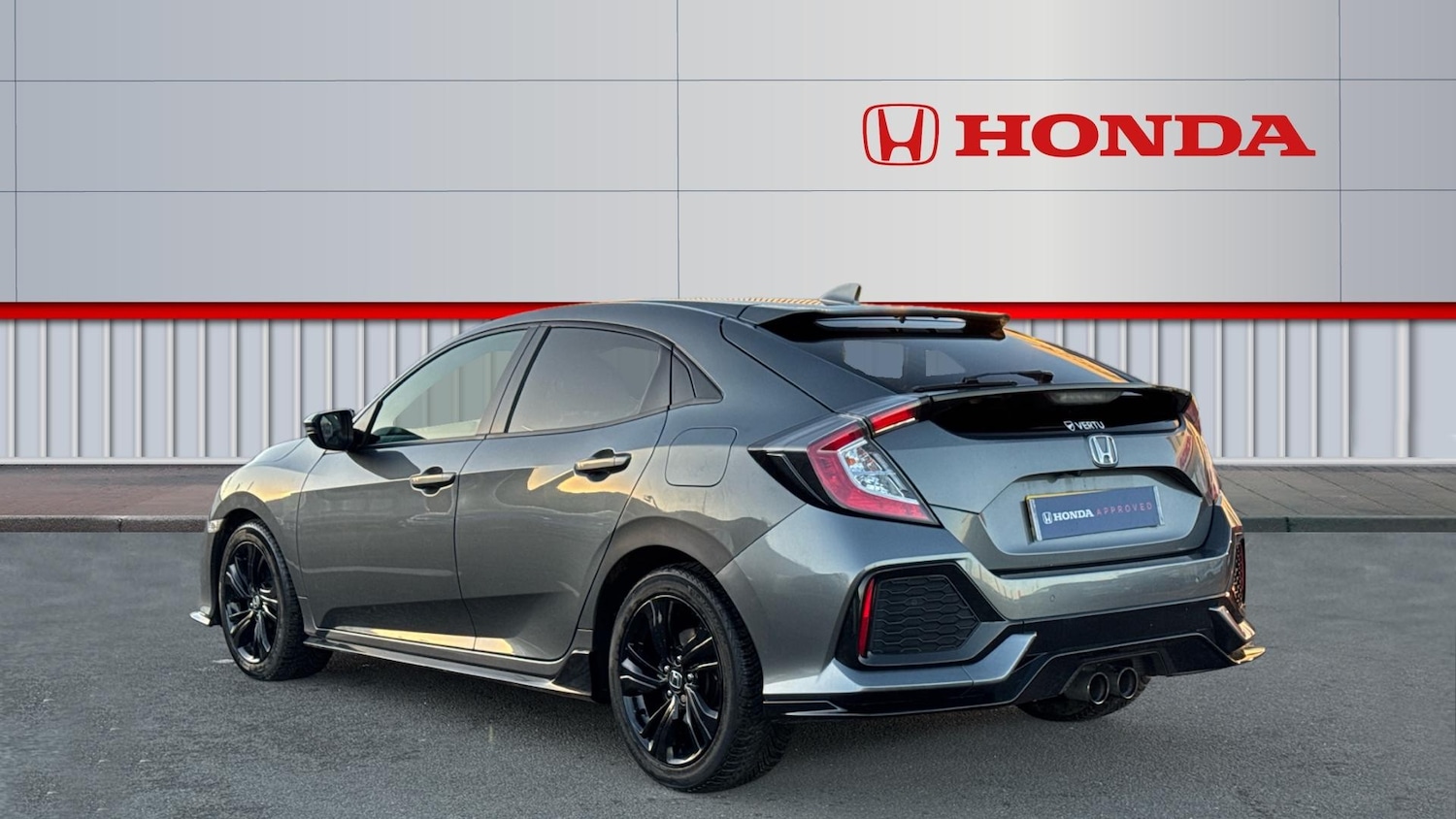 Used Honda Civic 2018 for sale - 76792880: Photo 3