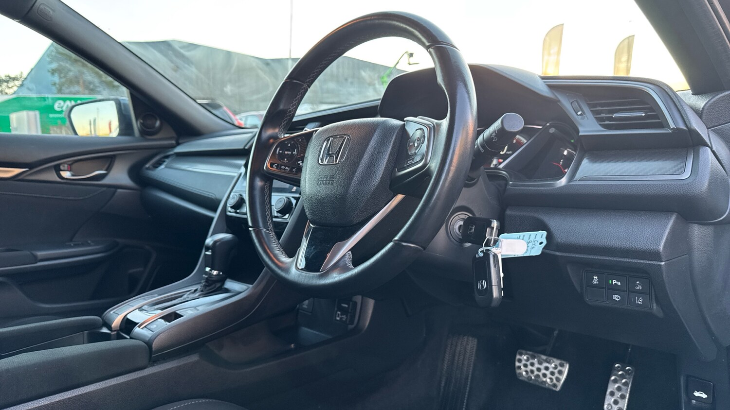 Used Honda Civic 2018 for sale - 76792880: Photo 31