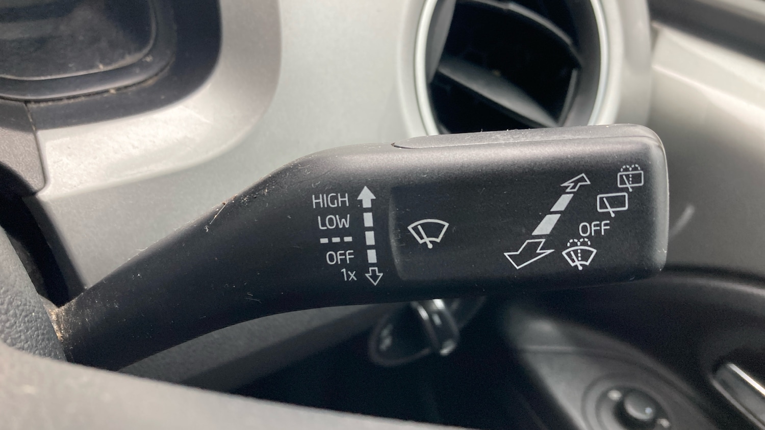 Used Volkswagen up! 2016 for sale - 77662479: Photo 36