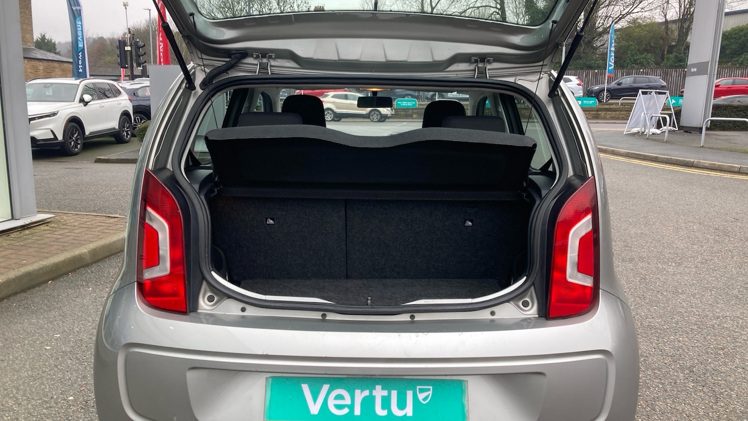 Used Volkswagen up! 2016 for sale - 77662479: Photo 4