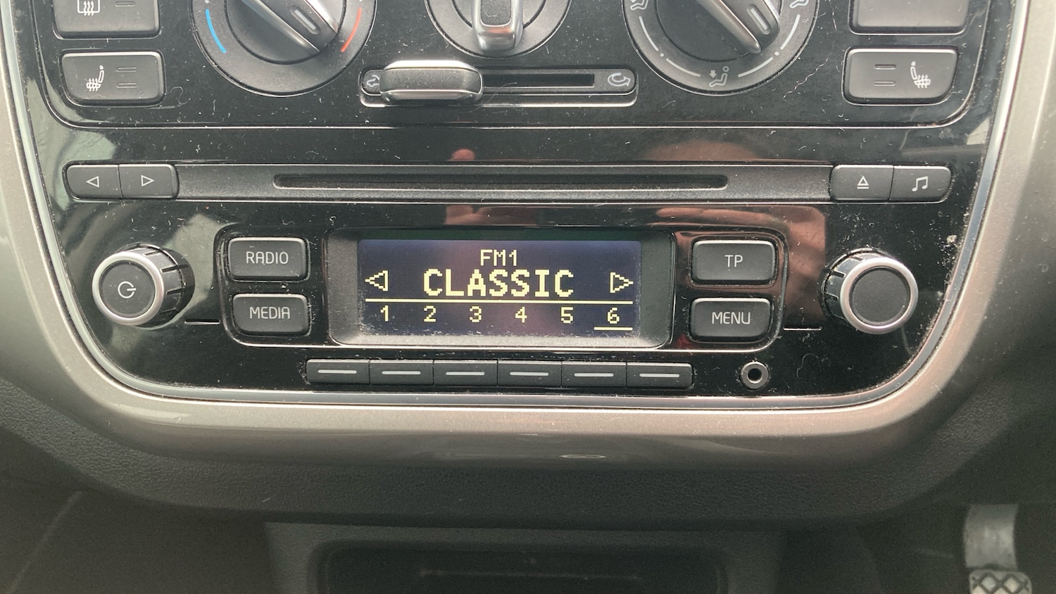 Used Volkswagen up! 2016 for sale - 77662479: Photo 41