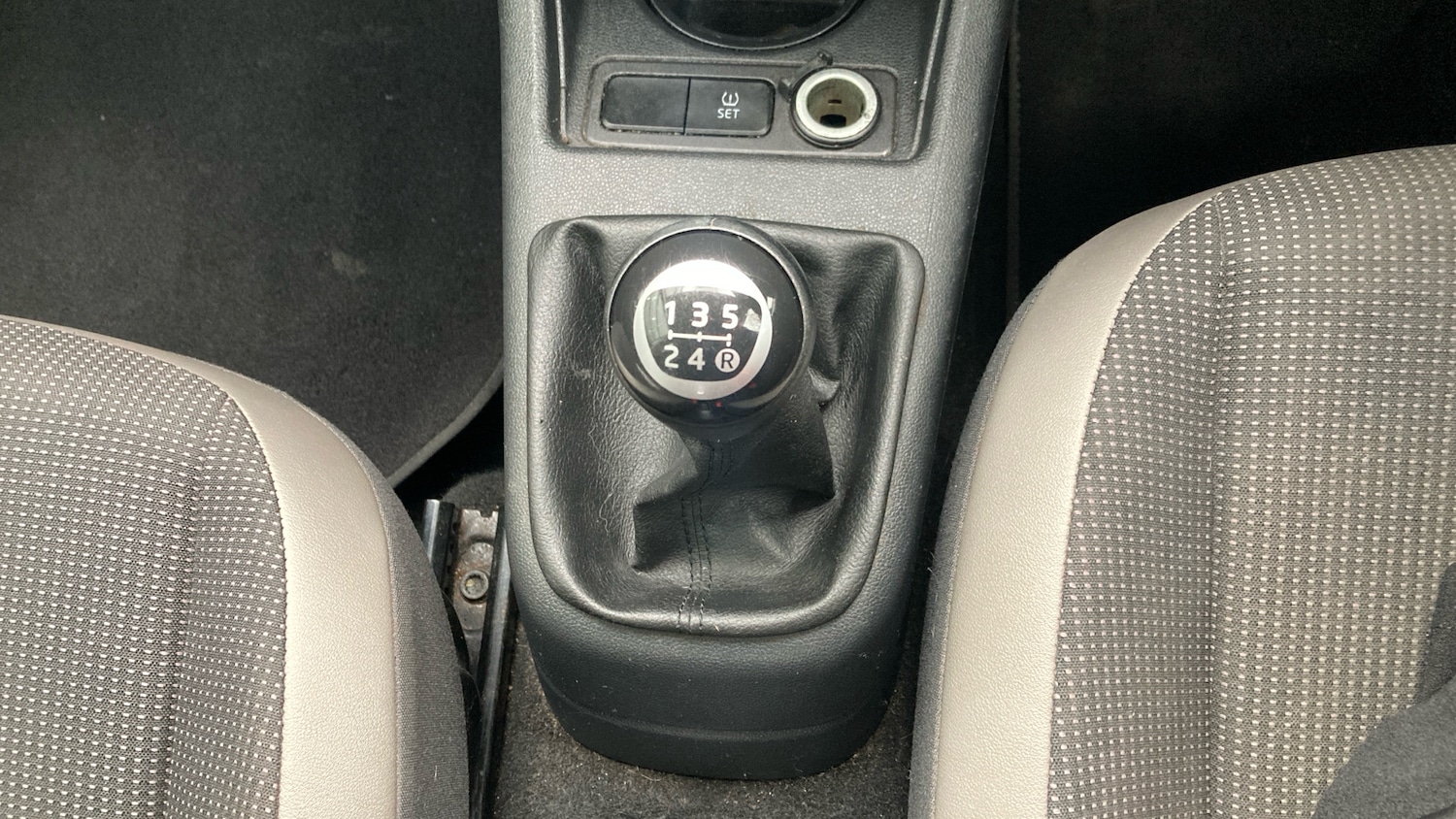 Used Volkswagen up! 2016 for sale - 77662479: Photo 42