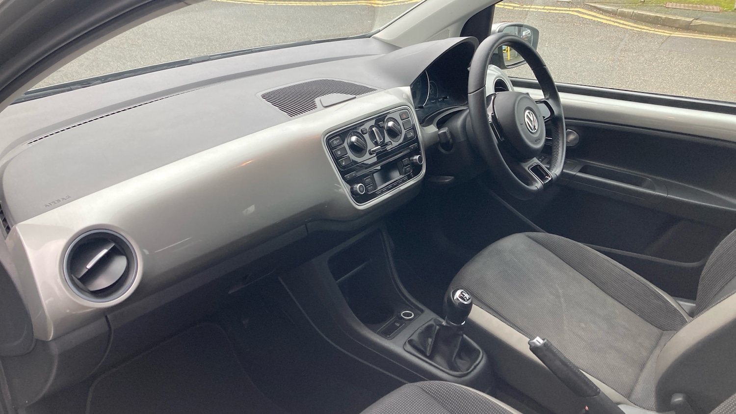 Used Volkswagen up! 2016 for sale - 77662479: Photo 9