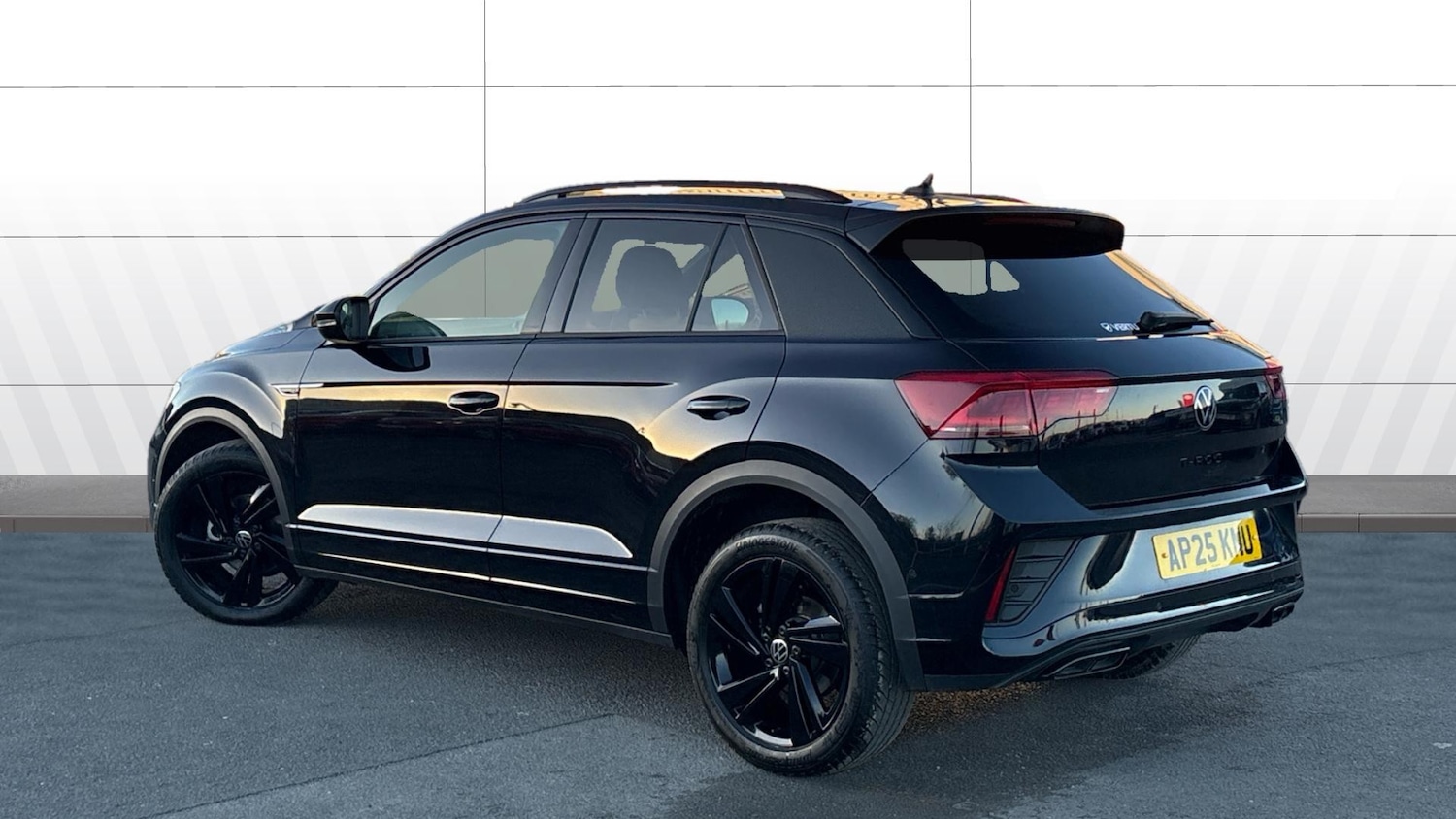 Used Volkswagen T-Roc 2025 for sale - 76860209: Photo 2