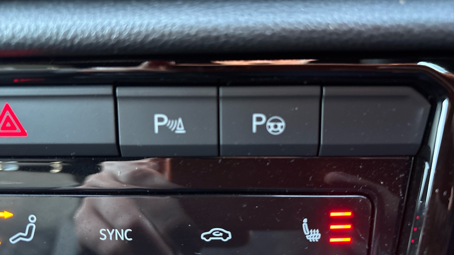 Used Volkswagen T-Roc 2025 for sale - 76860209: Photo 38