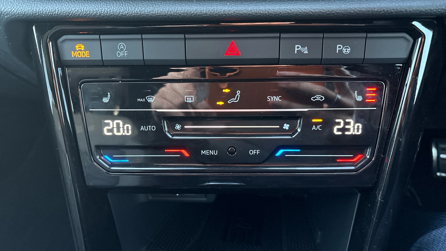 Used Volkswagen T-Roc 2025 for sale - 76860209: Photo 39