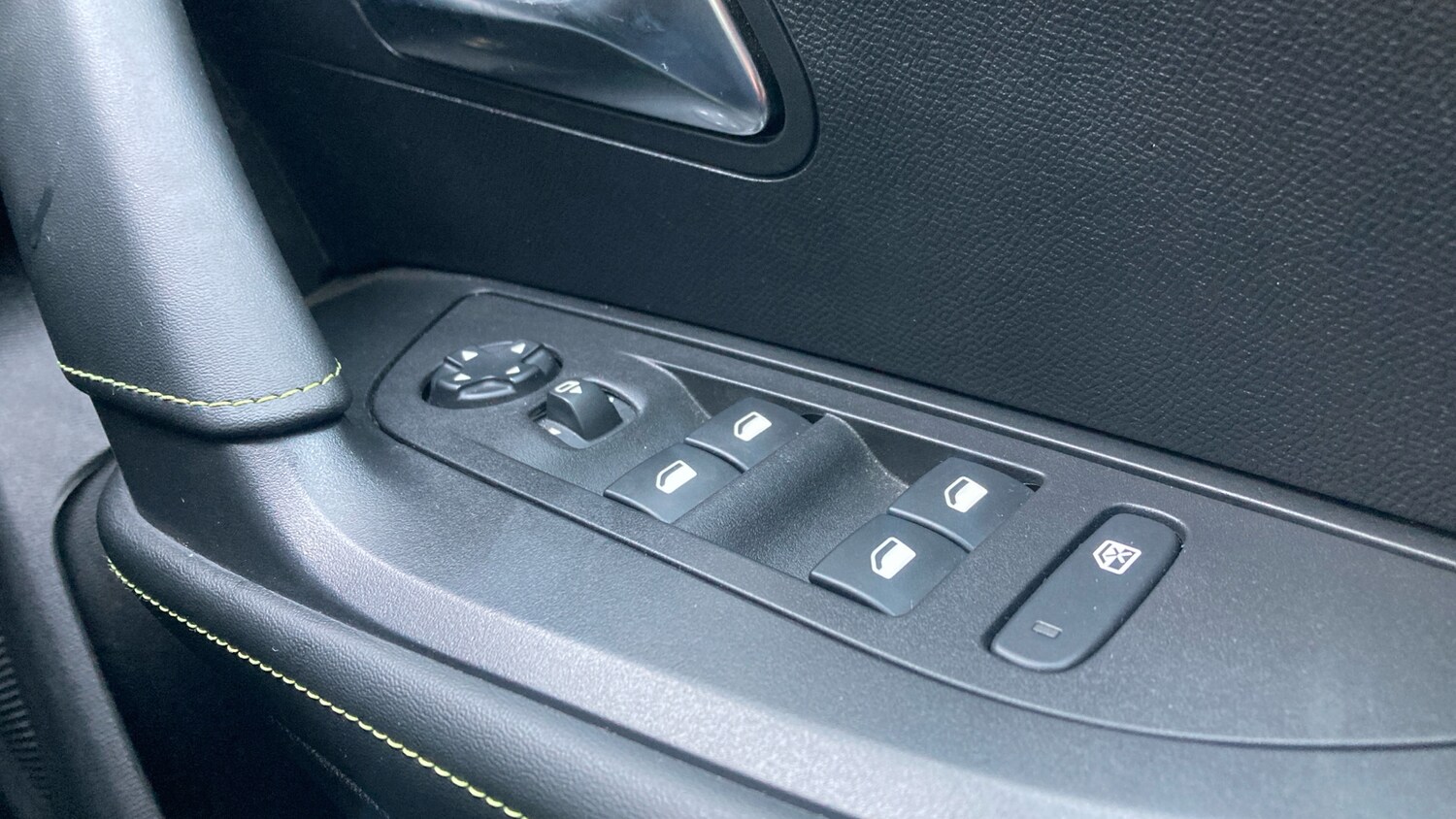 Used Peugeot 2008 2024 for sale - 77675318: Photo 41