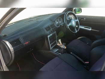 Used Volkswagen Golf 2002 for sale - 79055003: Photo
